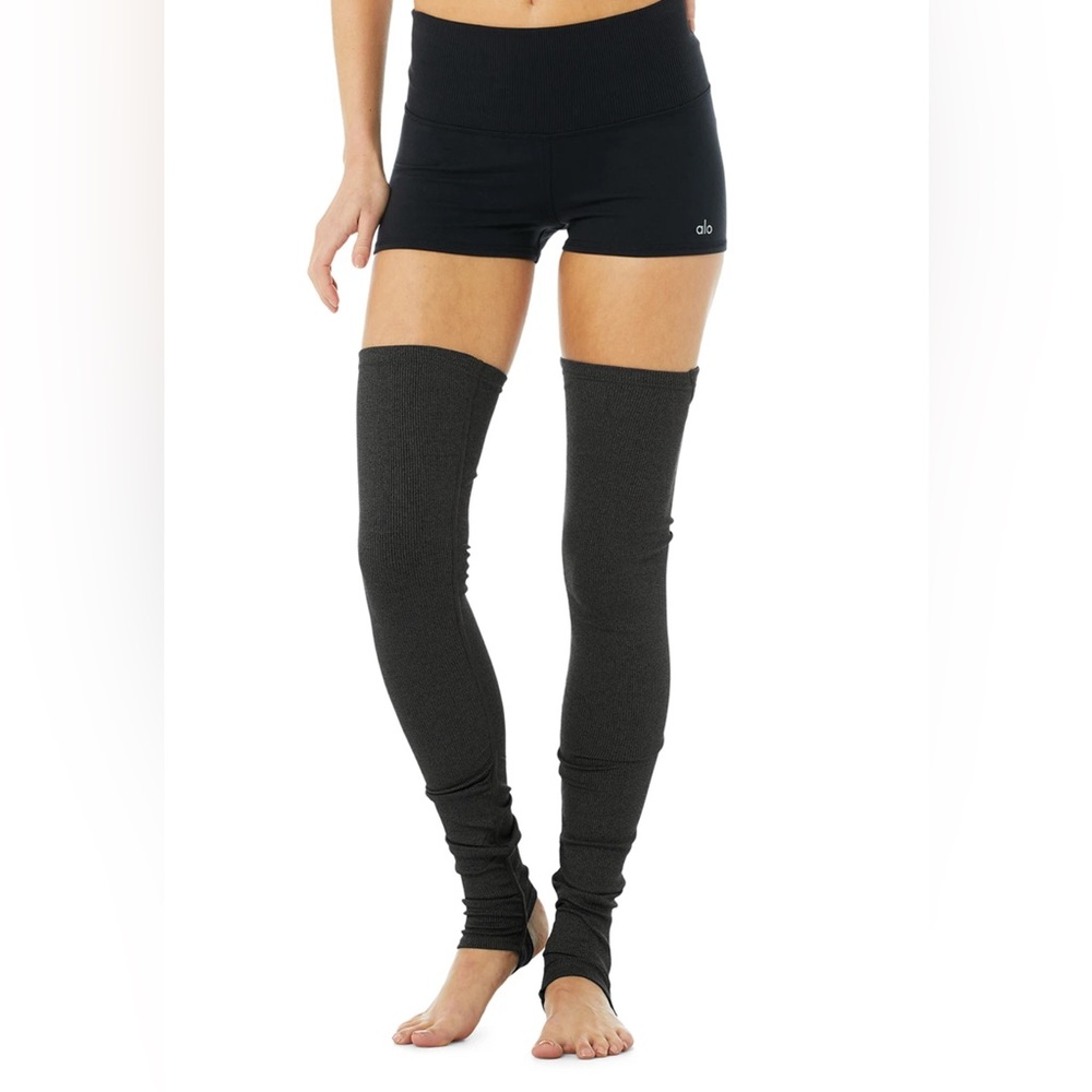 ALO yoga goddess leg warmers in Black XS/S